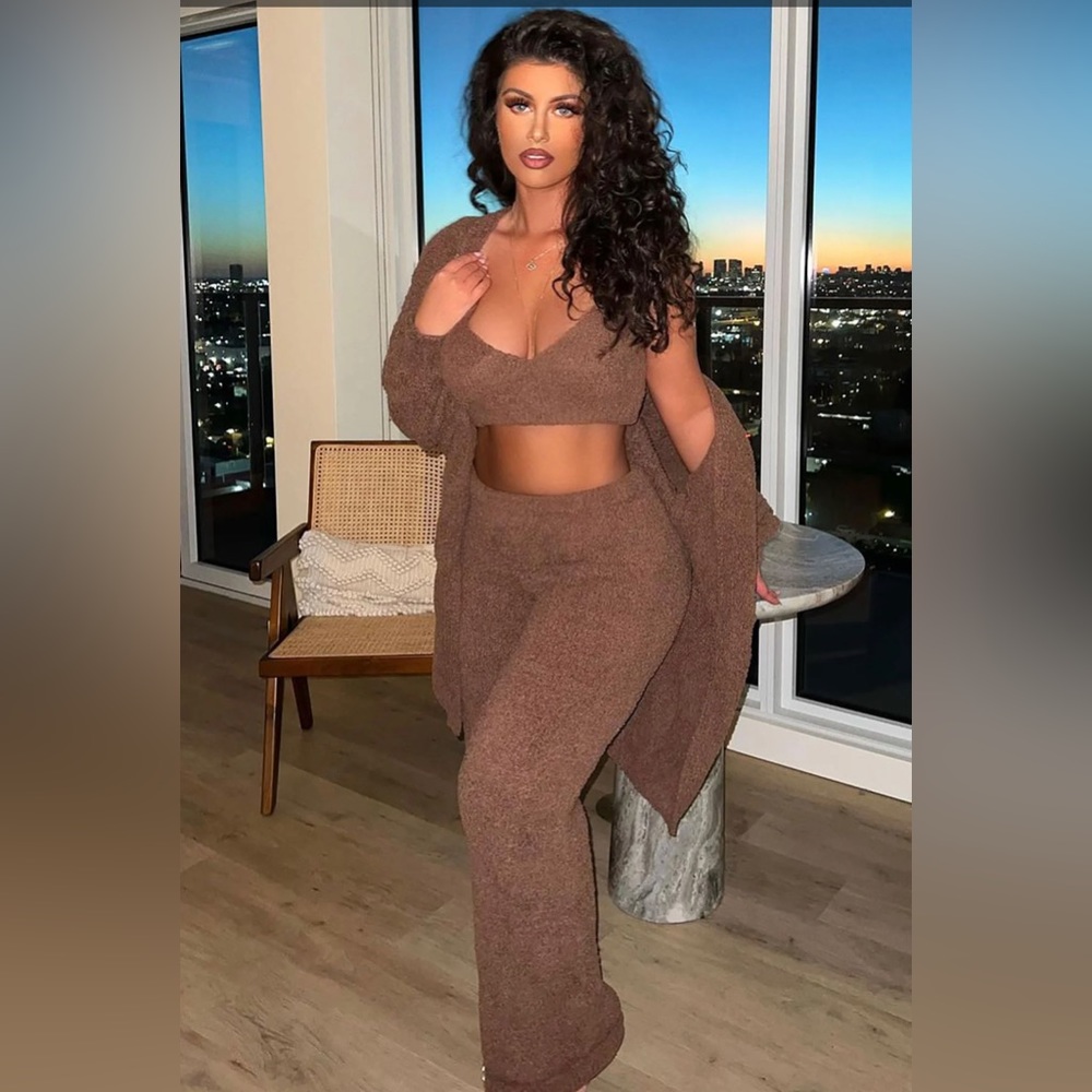 Cozy knit brown cardigan and wide leg pant. Fashion Nova, Skims replica, size S